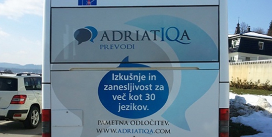 Oglaševanje na avtobusih | Sms Marketing d.o.o. | Oglas na zadnjem delu avtobusa - Adriatiqua