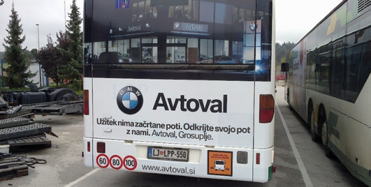 Oglaševanje na avtobusih | Sms Marketing d.o.o. | Oglas na zadnjem delu avtobusa - Avtoval