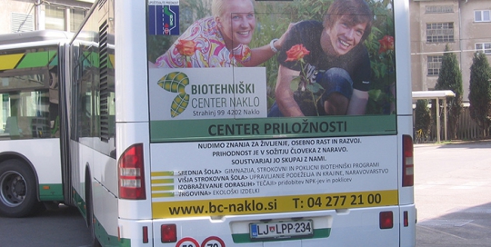 Oglaševanje na avtobusih | Sms Marketing d.o.o. | Oglas na zadnjem delu avtobusa - Biotehniski center Naklo