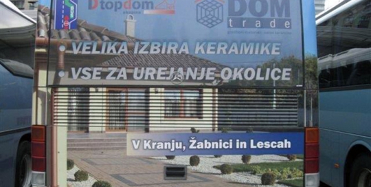 Oglaševanje na avtobusih | Sms Marketing d.o.o. | Oglas na zadnjem delu avtobusa - Dom trade
