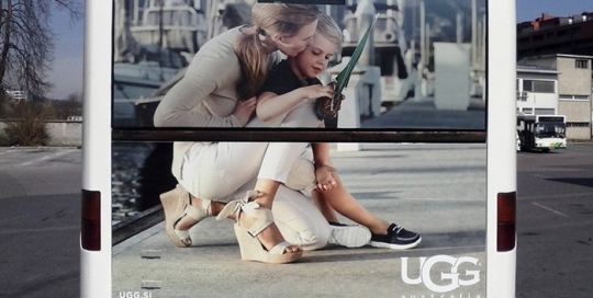 Oglaševanje na avtobusih | Sms Marketing d.o.o. | Oglas na zadnjem delu avtobusa - Ugg